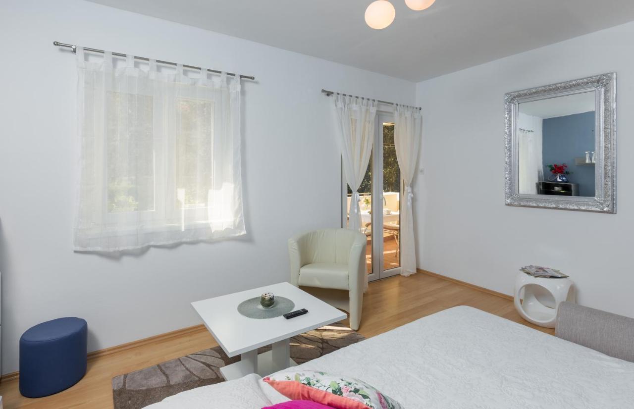 Fiorella Apartment *